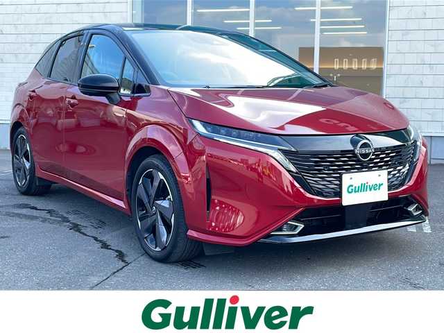 日産 オーラ G FOUR レザーエディション 道東・釧路十勝 2023(令5)年 2万km ガーネットレッド/スーパーブラック 2トーン 4WD/純正ナビ/　(AM/FM/BT/HDMI)/フルセグTV/アラウンドビューモニター/バックカメラ/2.0ETC/ハンドルヒーター/前席シートヒーター/前後コーナーセンサー/エマージェンシーブレーキ/レーダークルーズコントロール/側方支援/後側方支援/速度標識/前ドライブレコーダー/置くだけ充電/ステアリングスイッチ/電子パーキング/エンジンプッシュスタート