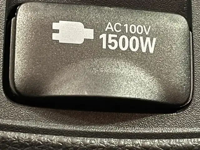 トヨタ ヴォクシー ハイブリッド S－Z 愛知県 2022(令4)年 1.8万km アティチュードブラックマイカ 純正10.5インチディスプレイオーディオ＋/（Bluetooth/フルセグTV/Carplay/AM/FM）/フリップダウンモニター/クルーズコントロール/AC100V/ビルトインETC2.0/シートヒーター/LEDオートライト/オートマチックハイビーム/（プロジェクター式LEDヘッドライト）/衝突軽減ブレーキ/バックカメラ/両側電動スライドドア/デジタルインナーミラー/コーナーセンサー/純正17インチAW