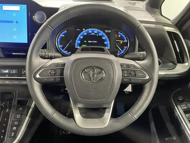 トヨタ ヴォクシー ハイブリッド S－Z 愛知県 2022(令4)年 1.8万km アティチュードブラックマイカ 純正10.5インチディスプレイオーディオ＋/（Bluetooth/フルセグTV/Carplay/AM/FM）/フリップダウンモニター/クルーズコントロール/AC100V/ビルトインETC2.0/シートヒーター/LEDオートライト/オートマチックハイビーム/（プロジェクター式LEDヘッドライト）/衝突軽減ブレーキ/バックカメラ/両側電動スライドドア/デジタルインナーミラー/コーナーセンサー/純正17インチAW