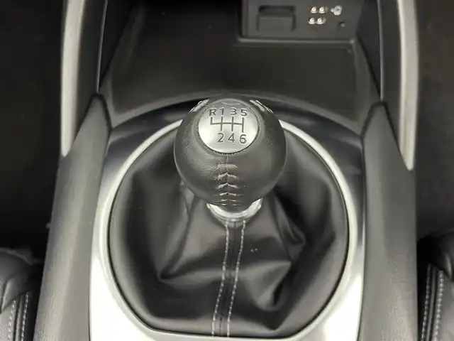 マツダ ロードスター S レザーパッケージ 群馬県 2022(令4)年 1.6万km スノーフレイクホワイトパールマイカ 純正メーカーナビ　/・CD/DVD/USB/Bluetooth/フルセグTV/バックカメラ /＝＝＝＝＝/純正メーカーナビ　ＢＯＳＥサウンド　バックカメラ　黒本革シート　シートヒーター　Ｂｌｕｅｔｏｏｔｈ　フルセグＴＶ　ＥＴＣ　スマートキー　　プッシュスタート　ＬＥＤヘッドライト　衝突軽減　６ＭＴ　禁煙車