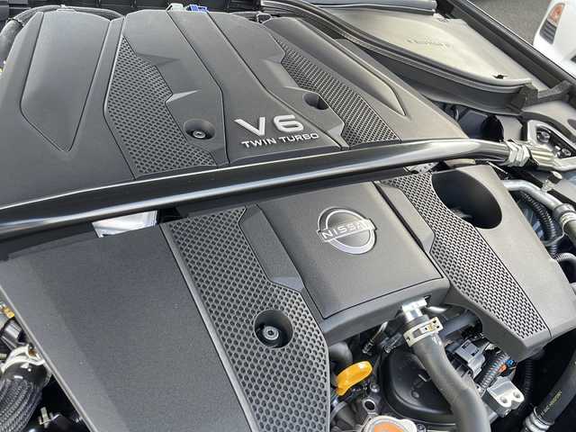 日産 フェアレディ Ｚ ニスモ 兵庫県 2024(令6)年 0.2万km グレーⅡ 登録時走行距離1923km/ワンオーナー/カラー番号【XLV】/NISMOステルスグレー/スーパーブラック2トーン/純正9インチワイドディスプレイ日産コネクトナビ/フルセグTV/Bluetooth/AppleCarPlay/BOSEサウンド/バックカメラ/先進運転支援技術/インテリジェントクルーズ/前方衝突予測警報/インテリジェントエマージェンシーブレーキ/踏み間違い防止アシスト/車線逸脱警報/後側方車両検知警報/後退時車両検知警報/LEDヘッドランプ/nismoロゴ入台形ブラックハニカムメッシュフロントエアロバンパー/レッドライン入ブラックフロントスポイラー/RAYS製9本スポークブラック塗装鍛造19インチアルミホイール/専用サスペンション/レッドブレーキキャリパー/メカニカルLSD/ブラック/レッドツートンRECARO製革/アルカンターラコンビスポーツシート/インテリジェントキー/プッシュエンジンスターター/ETC2.0/保証書/取説/スペアキー1本