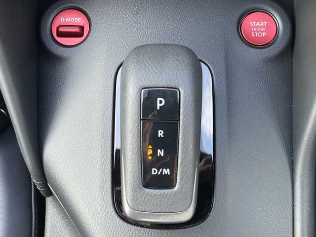 日産 フェアレディ Ｚ ニスモ 兵庫県 2024(令6)年 0.2万km グレーⅡ 登録時走行距離1923km/ワンオーナー/カラー番号【XLV】/NISMOステルスグレー/スーパーブラック2トーン/純正9インチワイドディスプレイ日産コネクトナビ/フルセグTV/Bluetooth/AppleCarPlay/BOSEサウンド/バックカメラ/先進運転支援技術/インテリジェントクルーズ/前方衝突予測警報/インテリジェントエマージェンシーブレーキ/踏み間違い防止アシスト/車線逸脱警報/後側方車両検知警報/後退時車両検知警報/LEDヘッドランプ/nismoロゴ入台形ブラックハニカムメッシュフロントエアロバンパー/レッドライン入ブラックフロントスポイラー/RAYS製9本スポークブラック塗装鍛造19インチアルミホイール/専用サスペンション/レッドブレーキキャリパー/メカニカルLSD/ブラック/レッドツートンRECARO製革/アルカンターラコンビスポーツシート/インテリジェントキー/プッシュエンジンスターター/ETC2.0/保証書/取説/スペアキー1本