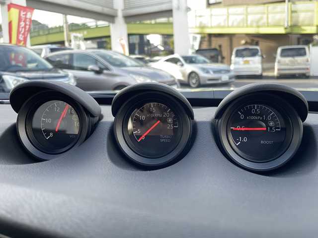 日産 フェアレディ Ｚ ニスモ 兵庫県 2024(令6)年 0.2万km グレーⅡ 登録時走行距離1923km/ワンオーナー/カラー番号【XLV】/NISMOステルスグレー/スーパーブラック2トーン/純正9インチワイドディスプレイ日産コネクトナビ/フルセグTV/Bluetooth/AppleCarPlay/BOSEサウンド/バックカメラ/先進運転支援技術/インテリジェントクルーズ/前方衝突予測警報/インテリジェントエマージェンシーブレーキ/踏み間違い防止アシスト/車線逸脱警報/後側方車両検知警報/後退時車両検知警報/LEDヘッドランプ/nismoロゴ入台形ブラックハニカムメッシュフロントエアロバンパー/レッドライン入ブラックフロントスポイラー/RAYS製9本スポークブラック塗装鍛造19インチアルミホイール/専用サスペンション/レッドブレーキキャリパー/メカニカルLSD/ブラック/レッドツートンRECARO製革/アルカンターラコンビスポーツシート/インテリジェントキー/プッシュエンジンスターター/ETC2.0/保証書/取説/スペアキー1本