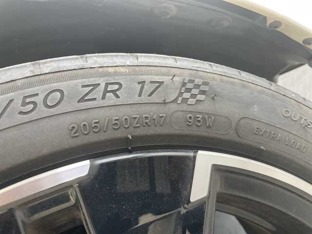 日産 オーラ ニスモ 愛知県 2022(令4)年 2.4万km ピュアホワイトパール / スーパーブラック 2トーン NISUMOエアロパーツ/純正9型ディズプレイオーディオナビ/三眼LEDヘッドライト/全方位カメラ/クルーズコントロール/コーナーセンサー/純正アルミホイール/ETC2.0/ブラインドスポットモニター/インテリジェントミラー/オートマチックハイビーム/ワイヤレス充電器/衝突軽減システム/フルセグ/Bluetooth/ステアリングスイッチ/スマートキー/プッシュスタート