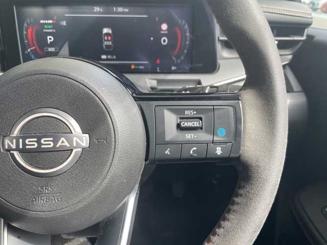 日産 オーラ ニスモ 愛知県 2022(令4)年 2.4万km ピュアホワイトパール / スーパーブラック 2トーン NISUMOエアロパーツ/純正9型ディズプレイオーディオナビ/三眼LEDヘッドライト/全方位カメラ/クルーズコントロール/コーナーセンサー/純正アルミホイール/ETC2.0/ブラインドスポットモニター/インテリジェントミラー/オートマチックハイビーム/ワイヤレス充電器/衝突軽減システム/フルセグ/Bluetooth/ステアリングスイッチ/スマートキー/プッシュスタート
