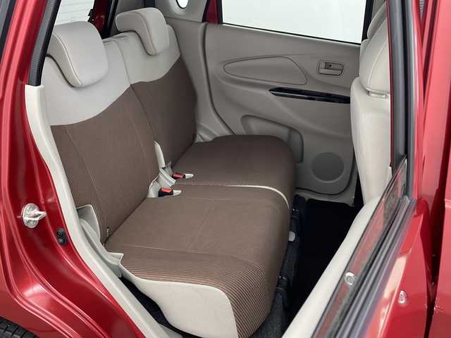 三菱 ｅＫワゴン E 兵庫県 2017(平29)年 4.5万km レッドメタリック ・社外ナビ/・Bluetooth/CD/SD/ワンセグテレビ/・4WD/・運転席シートヒーター/・ETC/・前方ドライブレコーダー/・ヘッドライトレベライザー/・社外14インチアルミホイール/・Wエアバッグ/・フロアマット/・ドアバイザー