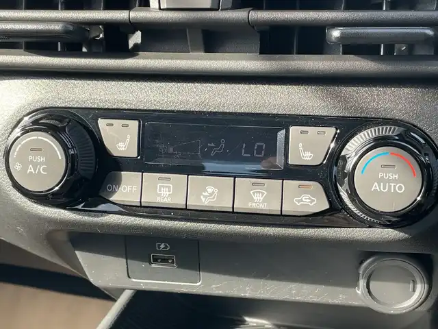 日産 ノート X 神奈川県 2021(令3)年 2万km オリーブグリーン ・福祉車両　/・助手席回転シート　/・９インチナビ　/・バックカメラ　/・Ｂｌｕｅｔｏｏｔｈ　/・フルセグＴＶ　/・ＤＶＤ　ＣＤ　/・ＥＴＣ　/・ｅ－ＰＯＷＥＲ　/・衝突被害軽減ブレーキ　/・電動パーキングブレーキ　/・ステアリングヒーター/・スマートキー/・オートエアコン