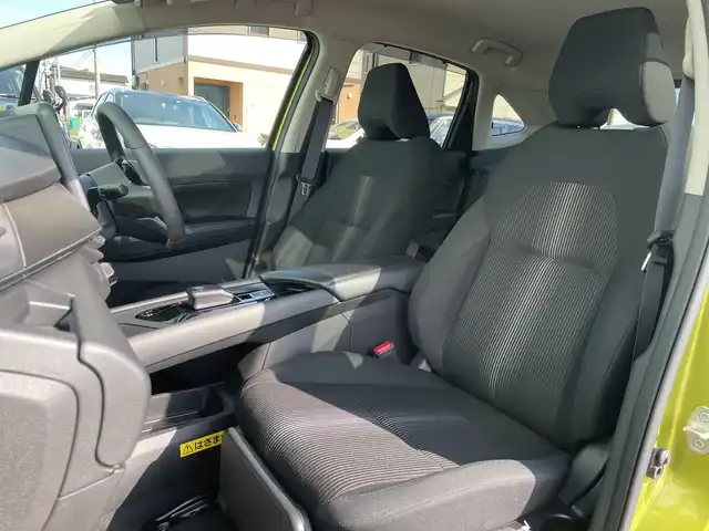 日産 ノート X 神奈川県 2021(令3)年 2万km オリーブグリーン ・福祉車両　/・助手席回転シート　/・９インチナビ　/・バックカメラ　/・Ｂｌｕｅｔｏｏｔｈ　/・フルセグＴＶ　/・ＤＶＤ　ＣＤ　/・ＥＴＣ　/・ｅ－ＰＯＷＥＲ　/・衝突被害軽減ブレーキ　/・電動パーキングブレーキ　/・ステアリングヒーター/・スマートキー/・オートエアコン