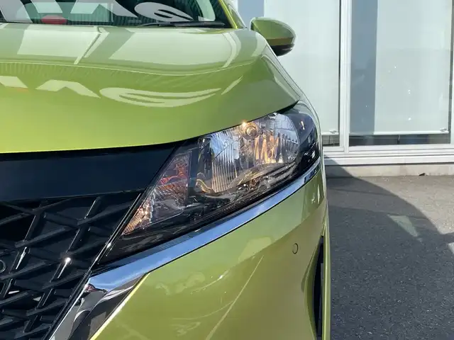 日産 ノート X 神奈川県 2021(令3)年 2万km オリーブグリーン ・福祉車両　/・助手席回転シート　/・９インチナビ　/・バックカメラ　/・Ｂｌｕｅｔｏｏｔｈ　/・フルセグＴＶ　/・ＤＶＤ　ＣＤ　/・ＥＴＣ　/・ｅ－ＰＯＷＥＲ　/・衝突被害軽減ブレーキ　/・電動パーキングブレーキ　/・ステアリングヒーター/・スマートキー/・オートエアコン