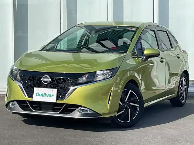 日産 ノート X 神奈川県 2021(令3)年 2万km オリーブグリーン ・福祉車両　/・助手席回転シート　/・９インチナビ　/・バックカメラ　/・Ｂｌｕｅｔｏｏｔｈ　/・フルセグＴＶ　/・ＤＶＤ　ＣＤ　/・ＥＴＣ　/・ｅ－ＰＯＷＥＲ　/・衝突被害軽減ブレーキ　/・電動パーキングブレーキ　/・ステアリングヒーター/・スマートキー/・オートエアコン