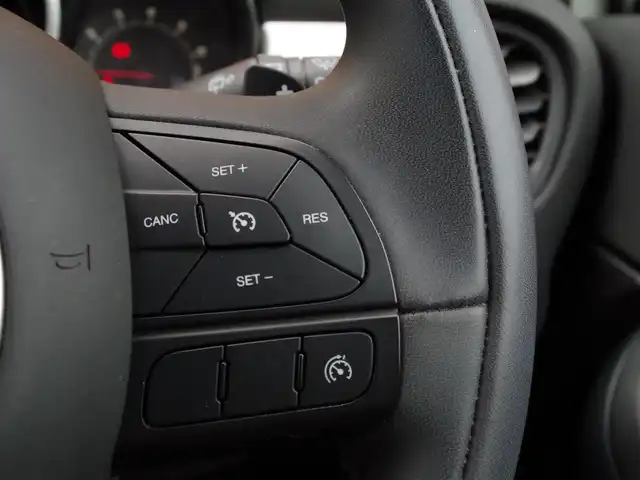 フィアット ５００Ｘ クロスプラス 埼玉県 2016(平28)年 8.8万km 白 ブラウンレザーシート/オートクルーズコントロール/パークセンサー/ブラインドスポットモニター/バックカメラ/ETC/前席シートヒーター/キャリアルーフ/Bluetooth/18インチスタッドレスタイヤ積み込み(センターキャップが欠品のため純正が判断不可)