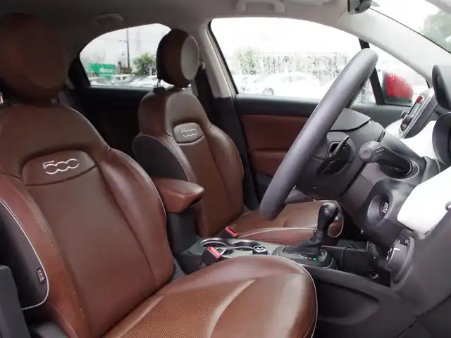 フィアット ５００Ｘ クロスプラス 埼玉県 2016(平28)年 8.8万km 白 ブラウンレザーシート/オートクルーズコントロール/パークセンサー/ブラインドスポットモニター/バックカメラ/ETC/前席シートヒーター/キャリアルーフ/Bluetooth/18インチスタッドレスタイヤ積み込み(センターキャップが欠品のため純正が判断不可)