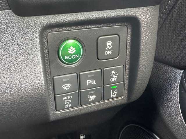 ホンダ ヴェゼル ハイブリッド Z ホンダセンシング 静岡県 2016(平28)年 5.9万km モルフォブルーP ●社外SDナビ/(フルセグ/CD/DVD/Bluetooth/iPod)/(ストラーダ/CN-AS300D)/●ハーフレザーシート/●前席シートヒーター/●バックカメラ/●アダプティブクルーズコントロール/●衝突被害軽減システム/●レーンキープアシスト/●前後パーキングセンサーシステム/●電動パーキングブレーキ/●オートブレーキホールド/●LEDヘッドライト＆フォグランプ/●オートライト/●革巻きステアリング/●ステアリングスイッチ/●ETC/●パドルシフト/●HDMI/●USB/●電動格納ウィンカーミラー/●ドアバイザー/●スマートキー/●プッシュスタート/●純正フロアマット/●純正17インチアルミホイール/●W＋サイド＋カーテンSRS＋ABS
