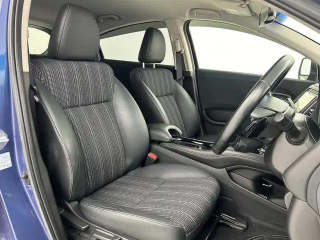 ホンダ ヴェゼル ハイブリッド Z ホンダセンシング 大阪府 2016(平28)年 5.9万km モルフォブルーP ホンダセンシング/　・衝突被害軽減システム/　・レーンキープアシスト/　・前後パーキングセンサーシステム/　・電動パーキングブレーキ/　・オートブレーキホールド/　・アダプティブクルーズコントロール/社外メモリナビ/　　CD/DVD/BT/USB/フルセグTV/バックカメラ/LEDオートライト/フォグランプ/合皮ハーフレザーシート/シートヒーター/純正17インチアルミホイール/パドルシフト/スマートキー/ETC