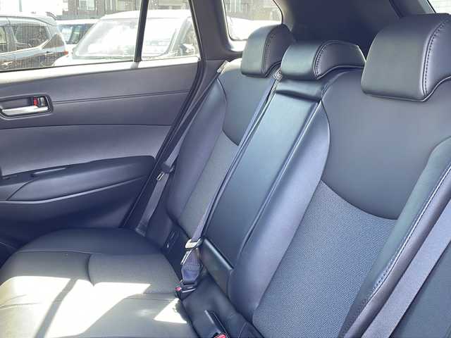 トヨタ カローラ クロス Z 長野県 2025(令7)年 0.8万km プラチナホワイトパールマイカ セーフティーセンス/・プリクラッシュセーフティ/・レーントレーシングアシスト/・レーンディパーチャーアラート/・レーダークルーズコントロール/・オートマチックハイビーム/・ロードサインアシスト/・ドライバー異常時対応システム/・発進遅れ告知機能/・パーキングサポートブレーキ/8インチディスプレイオーディオ/（BT/フルセグTV/AppleCarPlay/AndroidAuto）/バックカメラ/ビルトインETC/パワーバックドア/ハーフレザーシート/運転席パワーシート/前席シートヒーター/革巻きステアリング/ステアリングスイッチ/電動パーキングブレーキ/ブレーキホールド/LEDヘッドライト/LEDデイタイムランニングライト/フォグランプ/オートライト/スマートキー/Pスタート/電動格納ミラー/純正18インチAW