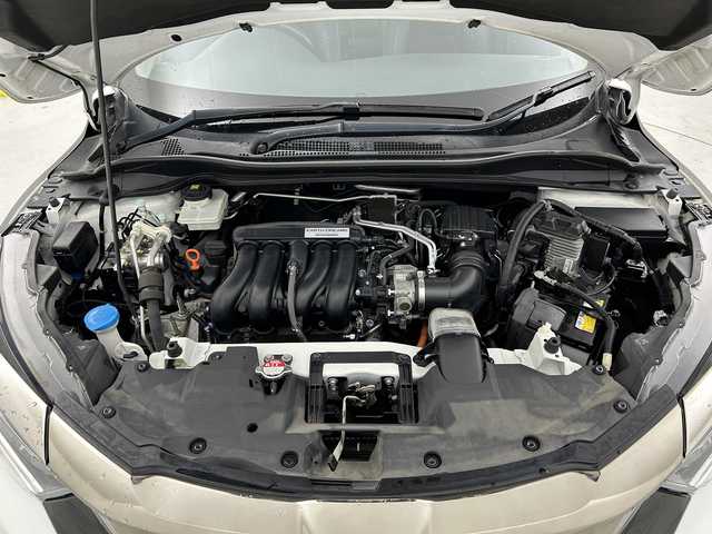 ホンダ ヴェゼル ハイブリッド Z ホンダセンシング 宮城県 2018(平30)年 7.4万km プラチナホワイトパール 禁煙車/ホンダセンシング/・衝突軽減ブレーキ/・レーンキープアシスト/・アダプティブクルーズコントロール/・標識認識機能/純正SDナビ/・CD.DVD.SD.BT.USB/フルセグTV/バックカメラ/ハーフレザーシート/・前席シートヒーター/ビルトインETC/ドライブレコーダー（FR）/LEDヘッドライト/LEDフォグランプ/アイドリングストップ/横滑り防止装置/パドルシフト/ステアリングスイッチ/プッシュスタート/スマートキー/純正17インチアルミホイール/純正フロアマット/トノカバー