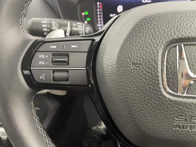 ホンダ ＺＲ－Ｖ Z 埼玉県 2024(令6)年 0.5万km プラチナホワイトパール ＢＯＳＥ　純正９型ナビ　全方位　温シート　ＢＳＭ　ＥＴＣ　ドライブレコーダー　メモリー付パワーシート　レザーシート　ダウンヒルアシストコントロール　電動リアゲート　レーダークルーズコントロール