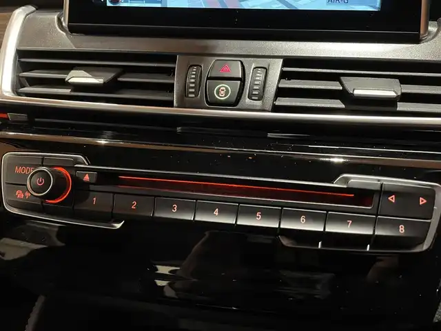 ＢＭＷ ２１８ｄ xDriveアクティブツアラー ラグジュアリー 道央・札幌 2017(平29)年 3.8万km アルピンホワイトⅢ コンフォートパッケージ/　・オートマチックテールゲート/　・コンフォートアクセス/　・ライトパッケージ/パーキングサポートパッケージ/　・バックカメラ/　・PDC/純正HDDナビ/USB/BT/衝突警告/車線逸脱警告/LEDヘッドライト/社外ドライブレコーダー