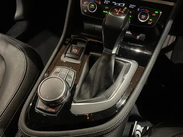 ＢＭＷ ２１８ｄ xDriveアクティブツアラー ラグジュアリー 道央・札幌 2017(平29)年 3.8万km アルピンホワイトⅢ コンフォートパッケージ/　・オートマチックテールゲート/　・コンフォートアクセス/　・ライトパッケージ/パーキングサポートパッケージ/　・バックカメラ/　・PDC/純正HDDナビ/USB/BT/衝突警告/車線逸脱警告/LEDヘッドライト/社外ドライブレコーダー