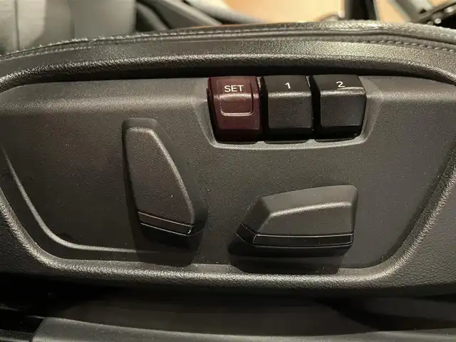 ＢＭＷ ２１８ｄ xDriveアクティブツアラー ラグジュアリー 道央・札幌 2017(平29)年 3.8万km アルピンホワイトⅢ コンフォートパッケージ/　・オートマチックテールゲート/　・コンフォートアクセス/　・ライトパッケージ/パーキングサポートパッケージ/　・バックカメラ/　・PDC/純正HDDナビ/USB/BT/衝突警告/車線逸脱警告/LEDヘッドライト/社外ドライブレコーダー