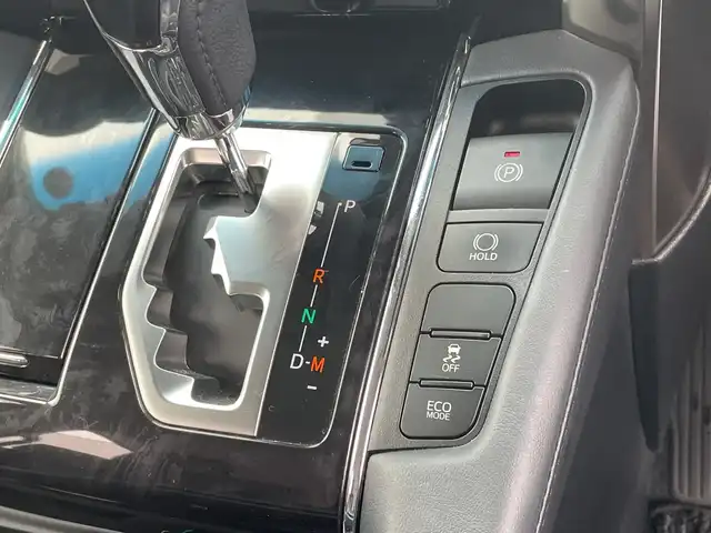 トヨタ ヴェルファイア Z Gエディション 千葉県 2018(平30)年 4.3万km ホワイトパールクリスタルシャイン ９型ナビＮＳＺＴ－Ｙ６６Ｔ　フリップダウンモニター　皮シート　エアシート　シートヒーター　ＥＴＣ　ＢＴ　両側パワースライドドア　電動リアドア　１８インチＡＷ　ＬＥＤライト　オートライト　車高調