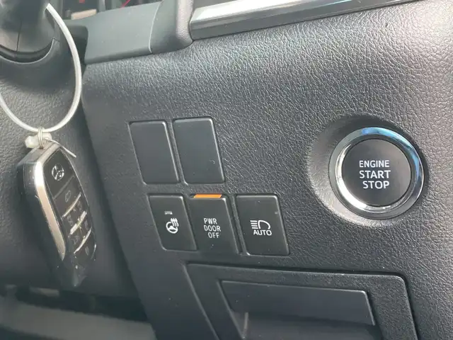 トヨタ ヴェルファイア Z Gエディション 千葉県 2018(平30)年 4.3万km ホワイトパールクリスタルシャイン ９型ナビＮＳＺＴ－Ｙ６６Ｔ　フリップダウンモニター　皮シート　エアシート　シートヒーター　ＥＴＣ　ＢＴ　両側パワースライドドア　電動リアドア　１８インチＡＷ　ＬＥＤライト　オートライト　車高調