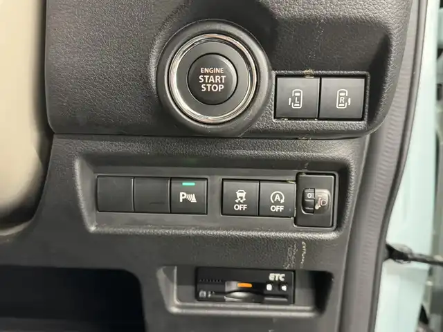 スズキ ワゴンＲ スマイル HYBRID S 三重県 2023(令5)年 0.7万km オフブルーメタリック/ホワイト2トーン マイルドハイブリッド/FF/インパネCVT/純正 8インチナビ CN-HZ885/（FM/AM/CD/DVD/iPod/USB/SD/MEMORY MUSIC/Bluetooth/TV/CarPlay/AndroidAuto）/【OP】全方位モニター/両側パワースライドドア/ビルトイン ETC/安全/・デュアルカメラブレーキサポート/・車線逸脱警報機能/・ふらつき警報/・リヤパーキングセンサー/・誤発進抑制機能/・後方誤発進抑制機能/・後退時ブレーキアシスト/など/装備/・【OP】2トーンルーフパッケージ：オフブルーメタリック/ホワイト2トーン［DAD］/・シートヒーター（D）/・オートエアコン/・オートライト/・ハイビームアシスト/・プッシュスタート/・ステアリングスイッチ/・充電用USBジャック（type-A x2）/・ベンチシート/・純正ホイールキャップ（14インチスチールホイール）/・保/取/・スマートキーx2/など