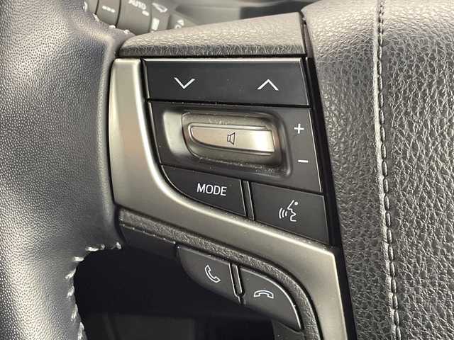 トヨタ ランドクルーザー プラド TX Lパッケージ ブラックED 大阪府 2020(令2)年 1.9万km ブラック トヨタセーフティセンス/　・レーンディパーチャーアラート　LDA/　・プリクラッシュセーフティ　PCS/　・ロードサインアシスト　RSA/　・先行車発進/レーダークルーズコントロール/サンルーフ/純正9インチメモリーナビ/　CD/DVD/Bluetooth/フルセグTV/バックカメラ/レザーシート/前席パワーシート/前席シートヒーター／エアシート/LEDオートライト/フォグランプ/オートマチックハイビーム/ビルトインETC/電動格納サードシートコーナーセンサー/フロアマット