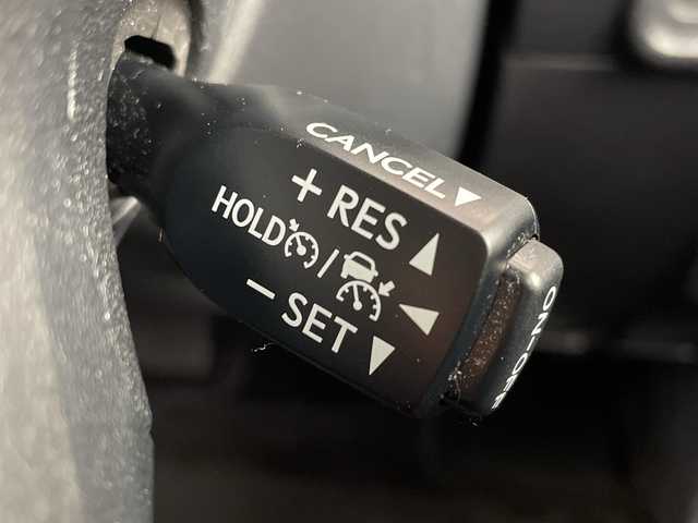 トヨタ ランドクルーザー プラド TX Lパッケージ ブラックED 大阪府 2020(令2)年 1.9万km ブラック トヨタセーフティセンス/　・レーンディパーチャーアラート　LDA/　・プリクラッシュセーフティ　PCS/　・ロードサインアシスト　RSA/　・先行車発進/レーダークルーズコントロール/サンルーフ/純正9インチメモリーナビ/　CD/DVD/Bluetooth/フルセグTV/バックカメラ/レザーシート/前席パワーシート/前席シートヒーター／エアシート/LEDオートライト/フォグランプ/オートマチックハイビーム/ビルトインETC/電動格納サードシートコーナーセンサー/フロアマット