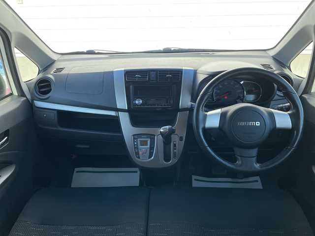 スバル ステラ カスタム RS 山形県 2013(平25)年 9.9万km パールホワイトⅢ MOMOステアリング/社外CDオーディオ/アイドリングストップ/スマートキー/プッシュスタート/サマータイヤ積込み