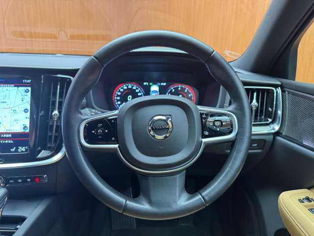 ボルボ Ｖ６０ T5 インスクリプション 千葉県 2019(令1)年 4.9万km グレーＭ ＡＣＣ　/茶革シート　/ｈａｒｍａｎｋａｒｄｏｎサウンド　/ＨＵＤ　/ナビ　/ＴＶ　/３６０°Ｂｌｕｅｔｏｏｔｈ接続　/自動駐車　/電動リアゲート　/電動シート　/シートＨ　/衝突軽減Ｂ　/ＢＳＭ　/ＬＫＡ　/ドラレコ　/ＥＴＣ