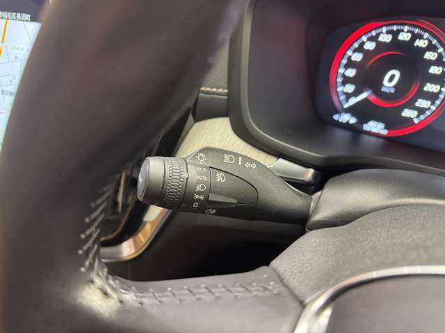 ボルボ Ｖ６０ T5 インスクリプション 千葉県 2019(令1)年 4.9万km グレーＭ ＡＣＣ　/茶革シート　/ｈａｒｍａｎｋａｒｄｏｎサウンド　/ＨＵＤ　/ナビ　/ＴＶ　/３６０°Ｂｌｕｅｔｏｏｔｈ接続　/自動駐車　/電動リアゲート　/電動シート　/シートＨ　/衝突軽減Ｂ　/ＢＳＭ　/ＬＫＡ　/ドラレコ　/ＥＴＣ