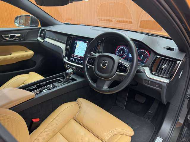 ボルボ Ｖ６０ T5 インスクリプション 千葉県 2019(令1)年 4.9万km グレーＭ ＡＣＣ　/茶革シート　/ｈａｒｍａｎｋａｒｄｏｎサウンド　/ＨＵＤ　/ナビ　/ＴＶ　/３６０°Ｂｌｕｅｔｏｏｔｈ接続　/自動駐車　/電動リアゲート　/電動シート　/シートＨ　/衝突軽減Ｂ　/ＢＳＭ　/ＬＫＡ　/ドラレコ　/ＥＴＣ