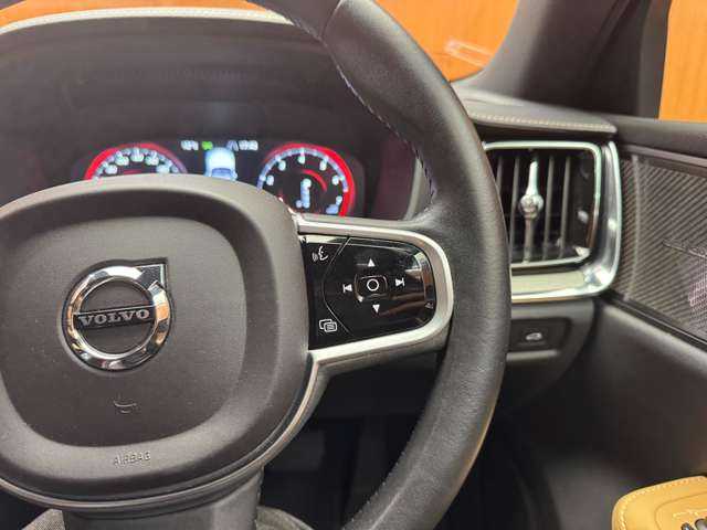 ボルボ Ｖ６０ T5 インスクリプション 千葉県 2019(令1)年 4.9万km グレーＭ ＡＣＣ　/茶革シート　/ｈａｒｍａｎｋａｒｄｏｎサウンド　/ＨＵＤ　/ナビ　/ＴＶ　/３６０°Ｂｌｕｅｔｏｏｔｈ接続　/自動駐車　/電動リアゲート　/電動シート　/シートＨ　/衝突軽減Ｂ　/ＢＳＭ　/ＬＫＡ　/ドラレコ　/ＥＴＣ