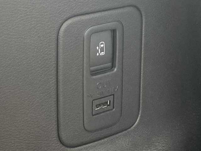 日産 セレナ ハイウェイスター プロパイロットED 三重県 2017(平29)年 12.1万km ブリリアントホワイトパール (株)IDOMが運営する【じしゃロン四日市店】の自社ローン対象車両になります。こちらは現金ご利用時の価格です。自社ローンご希望の方は別途その旨お申付け下さい。/純正SDナビ（CD/DVD/AM/FM）/フルセグTV/両側パワースライドドア/プロパイロット/衝突軽減システム/レーダークルーズコントロール/バックカメラ/前後コーナーセンサー/プッシュスタート/ETC