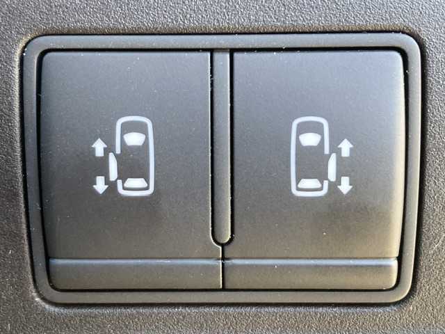 日産 セレナ ハイウェイスター プロパイロットED 三重県 2017(平29)年 12.1万km ブリリアントホワイトパール (株)IDOMが運営する【じしゃロン四日市店】の自社ローン対象車両になります。こちらは現金ご利用時の価格です。自社ローンご希望の方は別途その旨お申付け下さい。/純正SDナビ（CD/DVD/AM/FM）/フルセグTV/両側パワースライドドア/プロパイロット/衝突軽減システム/レーダークルーズコントロール/バックカメラ/前後コーナーセンサー/プッシュスタート/ETC