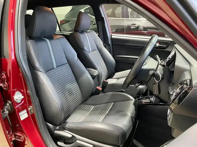 トヨタ カローラ フィールダー ハイブリッドG ダブルバイビー 岐阜県 2018(平30)年 5.1万km センシュアルレッドマイカ ワンオーナー/純正SDナビ(NSZT-W66T)/フルセグTV/Bluetooth/CD/DVD/トヨタセーフティセンス/・プリクラッシュセーフティシステム/・レーンディパーチャーアラート/・オートマチックハイビーム/・先行車発進告知機能/クルーズコントロール/クリアランスソナー/純正ドライブレコーダー(DRT-H66A)/バックカメラ/ハーフレザーシート/オートライト/LEDヘッドライト/純正１６インチＡＷ/純正フロアマット/スペアキー/スマートキー