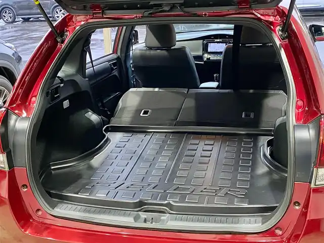 トヨタ カローラ フィールダー ハイブリッドG ダブルバイビー 岐阜県 2018(平30)年 5.1万km センシュアルレッドマイカ ワンオーナー/純正SDナビ(NSZT-W66T)/フルセグTV/Bluetooth/CD/DVD/トヨタセーフティセンス/・プリクラッシュセーフティシステム/・レーンディパーチャーアラート/・オートマチックハイビーム/・先行車発進告知機能/クルーズコントロール/クリアランスソナー/純正ドライブレコーダー(DRT-H66A)/バックカメラ/ハーフレザーシート/オートライト/LEDヘッドライト/純正１６インチＡＷ/純正フロアマット/スペアキー/スマートキー