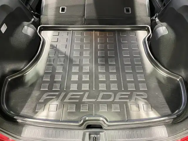 トヨタ カローラ フィールダー ハイブリッドG ダブルバイビー 岐阜県 2018(平30)年 5.1万km センシュアルレッドマイカ ワンオーナー/純正SDナビ(NSZT-W66T)/フルセグTV/Bluetooth/CD/DVD/トヨタセーフティセンス/・プリクラッシュセーフティシステム/・レーンディパーチャーアラート/・オートマチックハイビーム/・先行車発進告知機能/クルーズコントロール/クリアランスソナー/純正ドライブレコーダー(DRT-H66A)/バックカメラ/ハーフレザーシート/オートライト/LEDヘッドライト/純正１６インチＡＷ/純正フロアマット/スペアキー/スマートキー