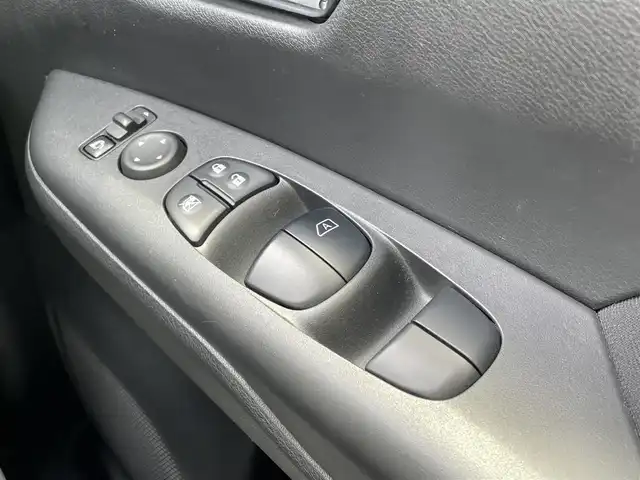 日産 セレナ ハイウェイスター 群馬県 2017(平29)年 5.1万km マルーンレッド 2トーン 〇純正9インチナビ/〇フルセグTV/〇バックカメラ/○フリップダウンモニター/〇アラウンドビューモニター/〇ビルトインETC/〇ドライブレコーダー/〇パワースライドドア（両側）/○セーフティパックB/○プロパイロット/〇インテリジェントエマージェンシーブレーキ/〇クルーズコントロール/〇LEDヘッドランプ/〇オートライト/〇純正16インチアルミ/〇革巻きステアリング/〇オートエアコン/〇インテリジェントキー/〇禁煙車
