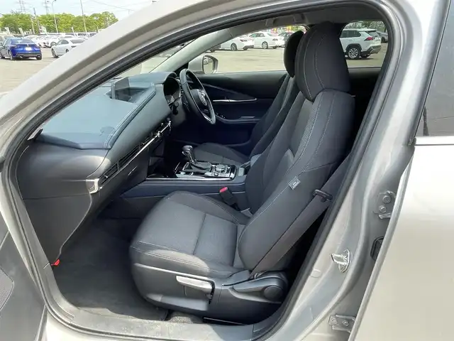 マツダ ＣＸ－３０ 20S プロアクティブツーリングセレ 道央・札幌 2022(令4)年 3.2万km プラチナクォーツメタリック ４WD/ワンオーナー/純正メーカーナビ/CD/DVD/BT/フルセグ/衝突被害軽減ブレーキ/横滑り防止装置/レーダークルーズコントロール/レーンキープアシスト/クリアランスソナー/ブラインドスポットモニター/オフロードトランクションアシスト/アラウンドビューモニター/ビルトインETC/ドライブレコーダー/アイドリングストップ/SPORTMODE/パワーバックドア/D席パワーシート/D席メモリーシート/前席シートヒーター/革巻きステアリング/ステアリングリモコン/パドルシフト/ハンドルヒーター/電動パーキング/オートブレーキホールド/MTモード付AT/プッシュスタート/スマートキー/LEDヘッドライト/オートライト/オートハイビーム/フォグランプ/電動格納ミラー/ウィンカーミラー/純正フロアマット/ドアバイザー/社外AW付冬タイヤ積込/215/60/R16/2019年/山3mm