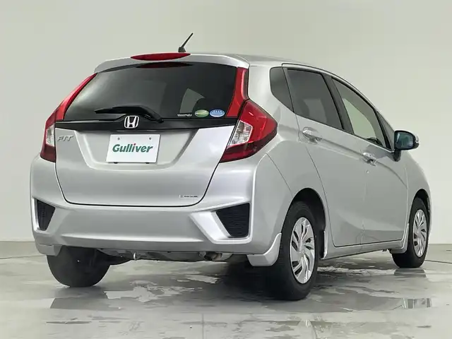 ホンダ フィット 13G Fパッケージ 千葉県 2014(平26)年 4.5万km アラバスターシルバーメタリック 衝突軽減ブレーキ/純正オーディオ/・型番：CX-128C/・CD/AUX/アイドリングストップ/プッシュスタート/・スマートキー/・スペアキー/純正フロアマット/チップアップシート/電動格納ウインカーミラー/オートライト/・LEDヘッドライト