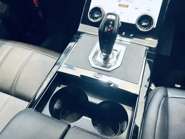 ランドローバー レンジローバーイヴォーク Rダイナミック SE 大阪府 2021(令3)年 1.9万km サントリーニブラック ワンオーナー/HUD/黒革/パワーシート/シートヒーター/Dシートメモリ/ステアリングヒーター/ACC/純正ナビ/360度カメラ/applecarplay/ブラインドスポット/純正21インチAW/LEDヘッドライト/電動リアゲート/ETC/ドラレコ/デジタルインナーミラー
