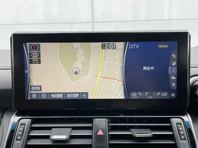 トヨタ ランドクルーザー GRスポーツ 千葉県 2023(令5)年 0.5万km プレシャスホワイトパール サンルーフ/JBLサウンド/トヨタセーフティセンス/　衝突軽減ブレーキ/レーンキープアシスト/　レーダークルーズコントロール/オートハイビーム/　クリアランスソナー/ブラインドスポットモニター/純正12.3インチメーカーディスプレイナビ/　フルセグ/DVD/CD/BT/USB/カープレイ/全方位カメラ/ステアリングスイッチ/MTモード/ETC2.0/クールボックス/パワーバックドア/レザーシート(赤×黒)/パワーシート(D/N席)/D席３メモリシート/シートヒーター(D/N/2列席)/エアシート(D/N/2列席)/スマートキー/プッシュスタート/LEDヘッドライト/オートライト/フォグライト