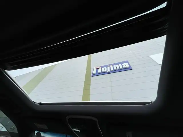 トヨタ ランドクルーザー GRスポーツ 千葉県 2023(令5)年 0.5万km プレシャスホワイトパール サンルーフ/JBLサウンド/トヨタセーフティセンス/　衝突軽減ブレーキ/レーンキープアシスト/　レーダークルーズコントロール/オートハイビーム/　クリアランスソナー/ブラインドスポットモニター/純正12.3インチメーカーディスプレイナビ/　フルセグ/DVD/CD/BT/USB/カープレイ/全方位カメラ/ステアリングスイッチ/MTモード/ETC2.0/クールボックス/パワーバックドア/レザーシート(赤×黒)/パワーシート(D/N席)/D席３メモリシート/シートヒーター(D/N/2列席)/エアシート(D/N/2列席)/スマートキー/プッシュスタート/LEDヘッドライト/オートライト/フォグライト