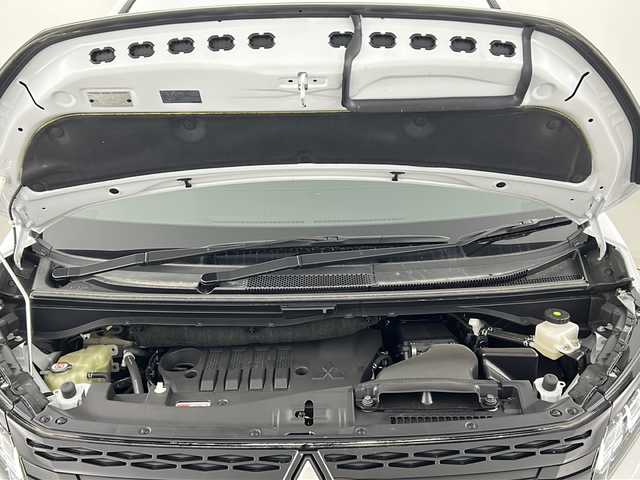 三菱 デリカＤ：５ シャモニー 愛知県 2024(令6)年 0.6万km パールⅡ ワンオーナー/禁煙車/フリップダウンモニター/全方位カメラ/衝突軽減ブレーキ/レーンキープアシスト/オートマチックハイビーム/追従式クルーズコントロール/ブラインドスポットモニター/両側パワースライドドア/パワーシート/ハーフレザーシート/シートヒーター/ステアリングヒーター/電動リアゲート/スマートキー/プッシュスタート/パドルシフト/アイドリングストップ/純正アルミホイール/純正フロアマット