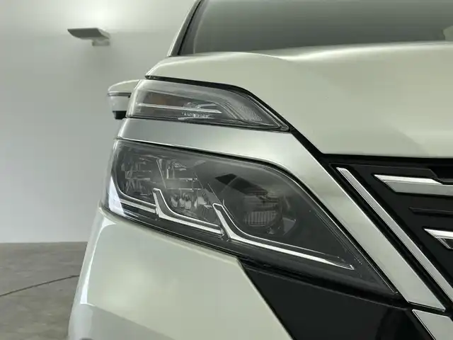 日産 セレナ ハイウェイスター V 群馬県 2022(令4)年 4.8万km ブリリアントホワイトパール 純正ＳＤナビ　アラウンドビューモニター　両側パワスラ　エマージェンシーブレーキ　プロパイロット　スマートルームミラー　ＥＴＣ　　ドラレコ　禁煙車