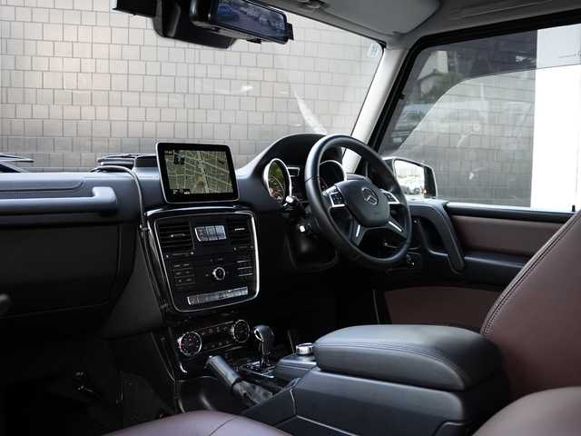 メルセデス・ベンツ ゲレンデヴァーゲン Ｇ３５０ｄ 静岡県 2017(平29)年 3万km タンザナイトブルー 後期モデル/ラグジュアリーパッケージ/ブラウンレザーシート シートヒーター /CommandシステムHDDナビフルセグTV Bluetooth CarPlay対応/バックカメラ/22インチアルミホイール/サンルーフ/前席メモリーパワーシート/背面タイヤ/ディストロニック/ブラインドスポットモニター/デジタルインナーミラー/ヒッチメンバー/フロントグリルブラックアウト/DSRCETC/純正AWスタッドレスタイヤあり