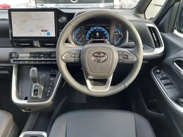 トヨタ ノア ハイブリッド S－Z 東京都 2025(令7)年 0.1万km未満 アティチュードブラックマイカ 登録済未使用車/快適利便パッケージHi/純正10.5インチディスプレイオーディオ/CD/DVDデッキ/パノラミックビューモニター/ビルトインETC2.0/デジタルインナーミラー/ヘッドアップディスプレイ/トヨタチームメイト/アドバンストパーク/AC100V/シートヒーター/ステアリングヒーター/トヨタセーフティセンス/・プリクラッシュセーフティ/・レーントレーシングアシスト/・レーダークルーズコントロール/・アダプティブハイビームシステム/・ブラインドスポットモニター/・コーナーセンサー