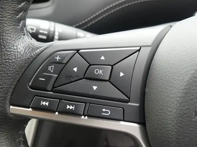 日産 セレナ e－パワー ハイウェイスター V 千葉県 2018(平30)年 1.5万km ブリリアントホワイトパール エマージェンシーブレーキ/インテリジェントパーキングアシスト/両側パワースライドドア/純正SDナビ/地デジTV/【BD/DVD/CD再生機能　Bluetooth接続】/アラウンドビューモニター/ドライブレコーダー/革巻きステアリング/ETC/LEDヘッドライト/フォグライト/ウインカーミラー/コーナーセンサー/純正15インチアルミホイル/サイド/カーテンエアバッグ/インテリジェントキー